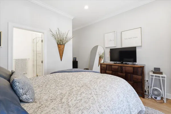 $6,100 | 41 Bentley Avenue, Unit 1, Jersey City, NJ 07304