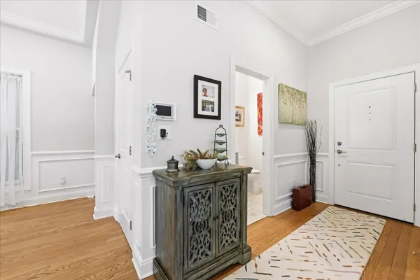 $6,100 | 41 Bentley Avenue, Unit 1, Jersey City, NJ 07304