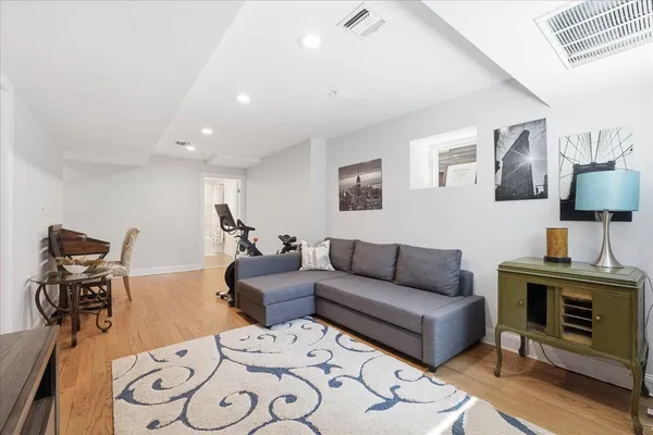 $6,100 | 41 Bentley Avenue, Unit 1, Jersey City, NJ 07304