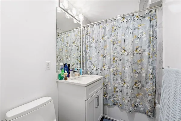 $6,100 | 41 Bentley Avenue, Unit 1, Jersey City, NJ 07304