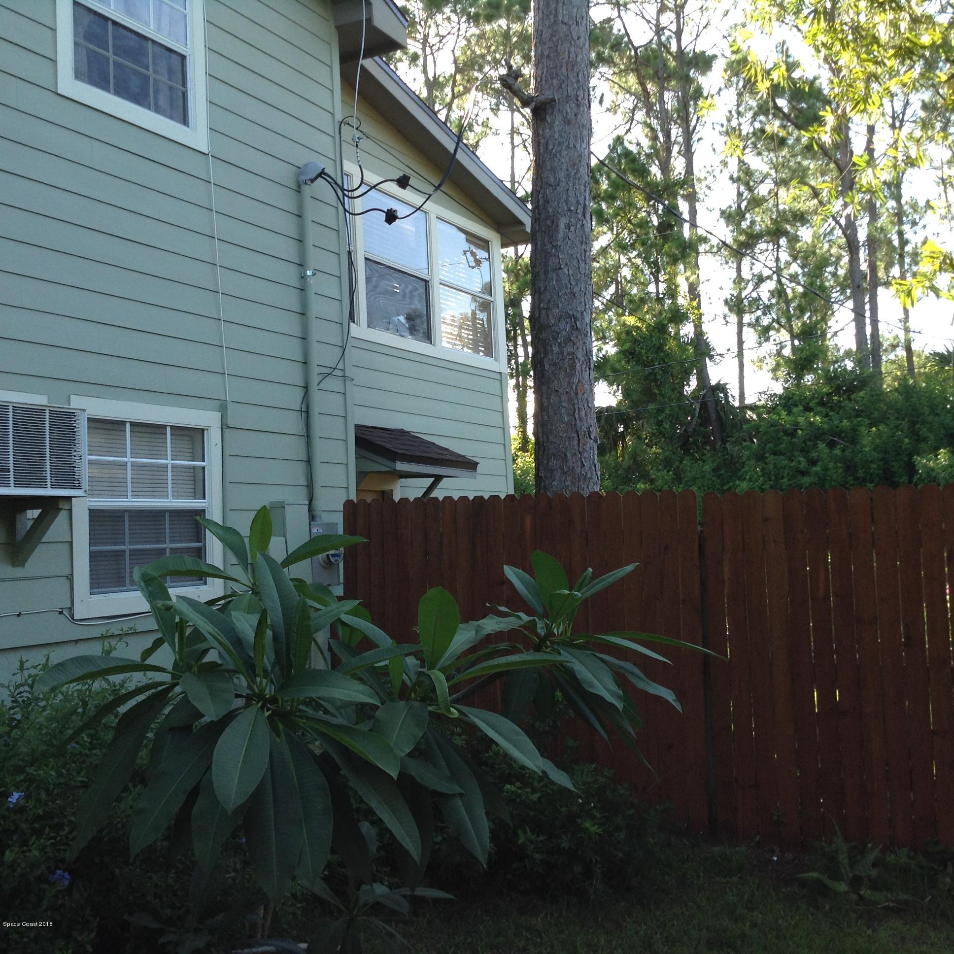 476 Warrington Road Southwest Palm Bay, FL 32908 - Photo 2 of 20 p2