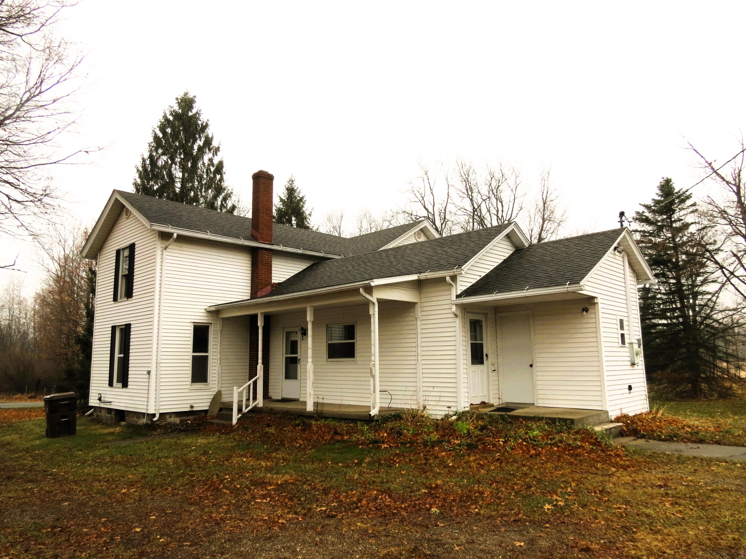 5331 Stepladder Road Parma, MI 49269 - Photo 36 of 43 Covered porch