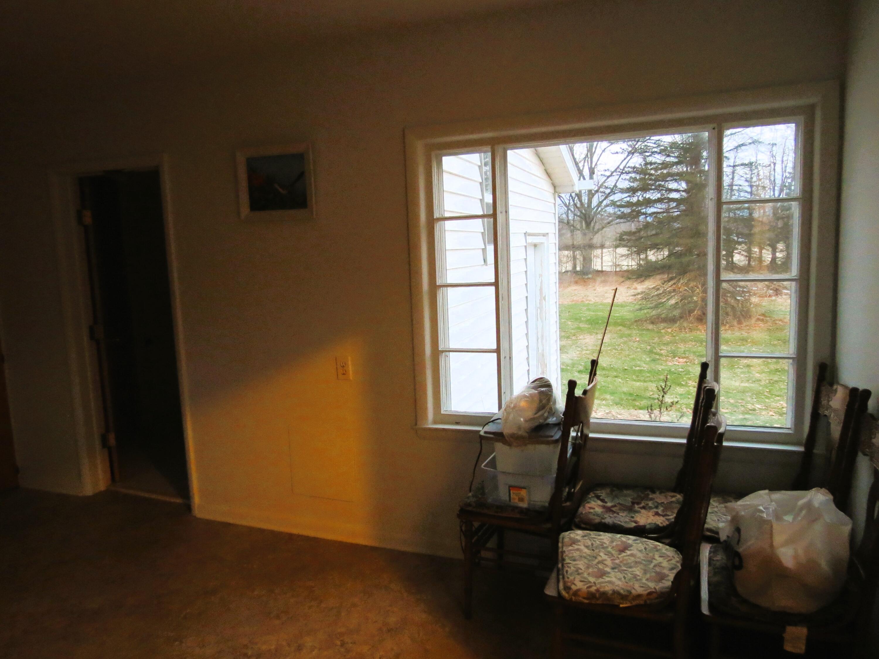 5331 Stepladder Road Parma, MI 49269 - Photo 8 of 43 Nice eating area