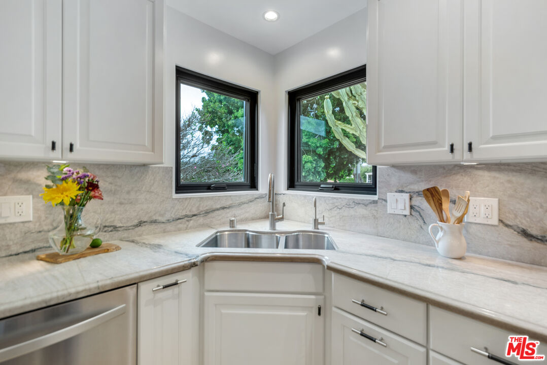 3558 Muirfield Road South Los Angeles, CA 90016 - Photo 10 of 35 a kitchen with sink and window