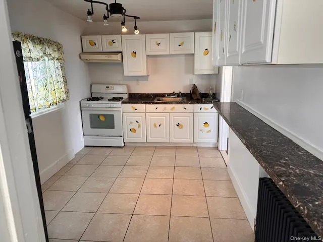 $3,000 | 122 Cornelius Street, Unit 124, Freeport, NY 11520