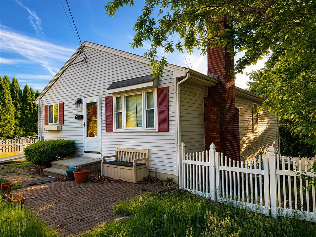 285 St Louis Avenue Woonsocket, RI 02895 - Photo 2 of 50