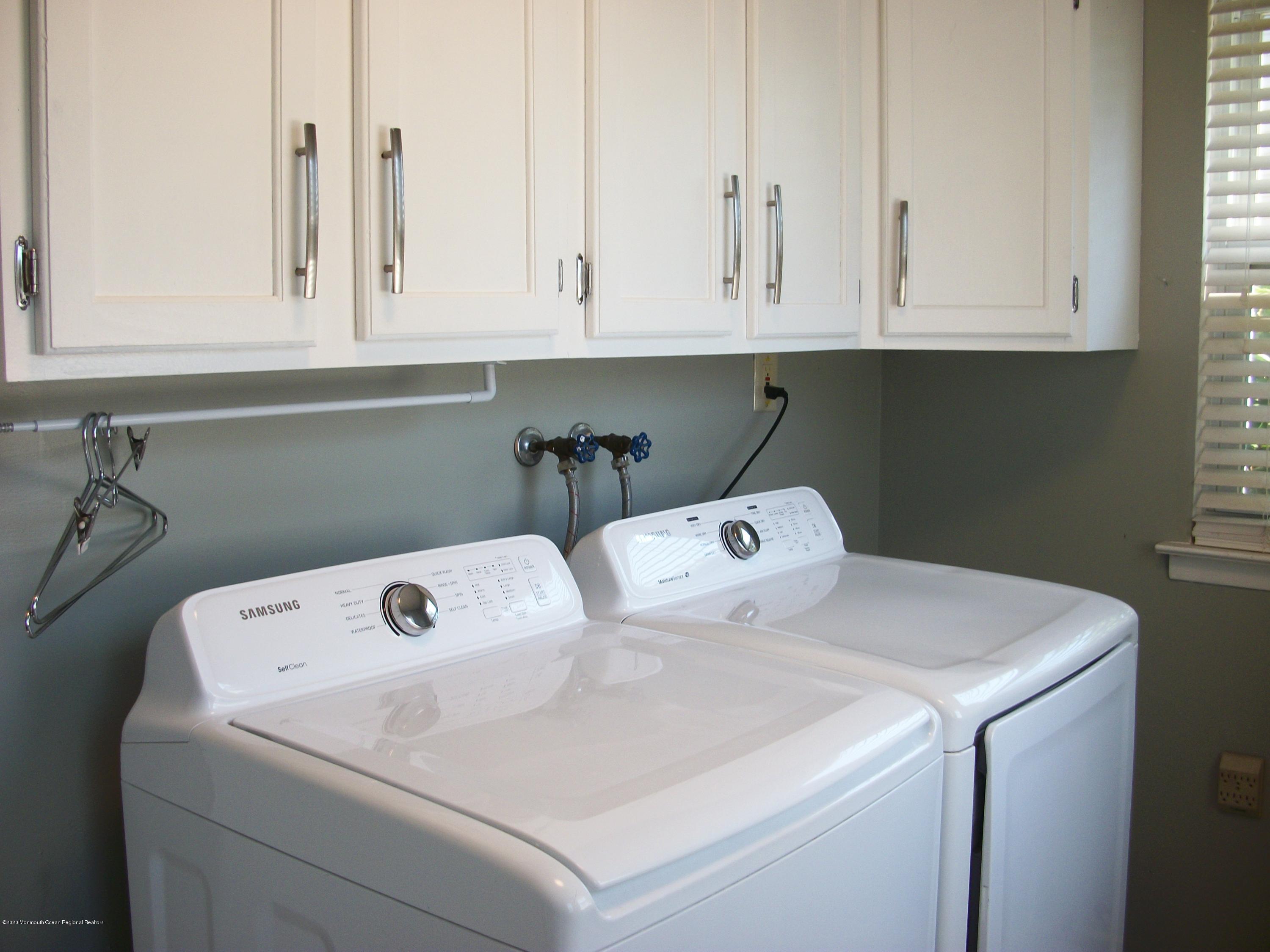 4 Alpine Road Whiting, NJ 08759 - Photo 34 of 37 a utility room with dryer and washer