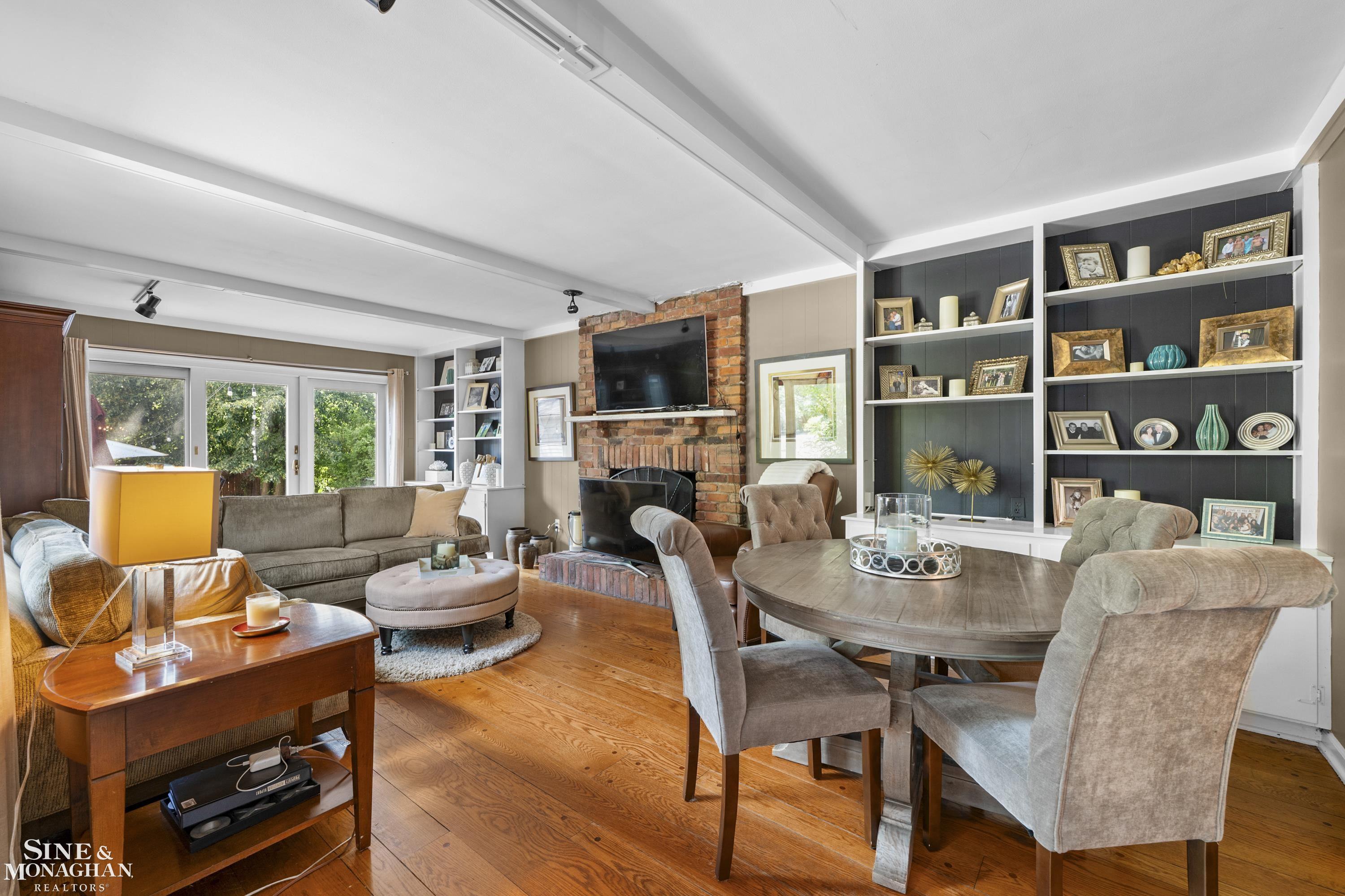 433 Maison Road Grosse Pointe, MI 48236 - Photo 9 of 38 50213206-604c9b60-3f3e-4ee8-8279-f9318c742132.JPG
