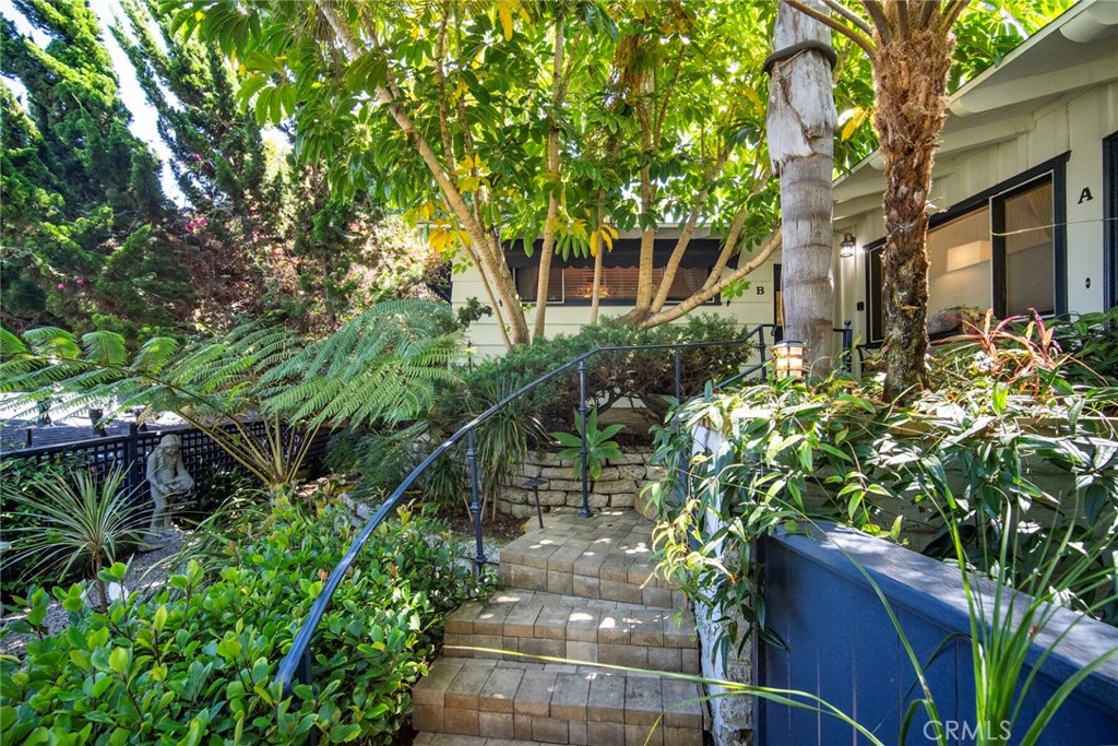 33915 Robles Drive, Unit A Dana Point, CA 92629 - Photo 33 of 37 a view of a garden with plants