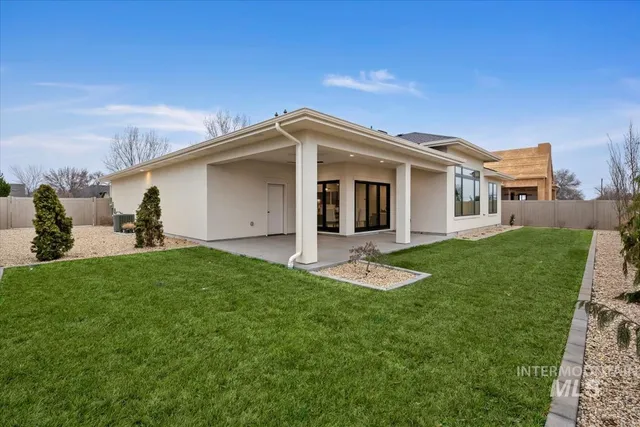 $615,000 | 141 Northeast 8th Street, Fruitland, ID 83619