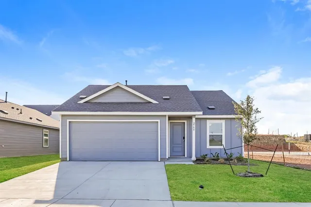 $2,199 | 2704 Ctr Crk Lane, Fort Worth, TX 76108