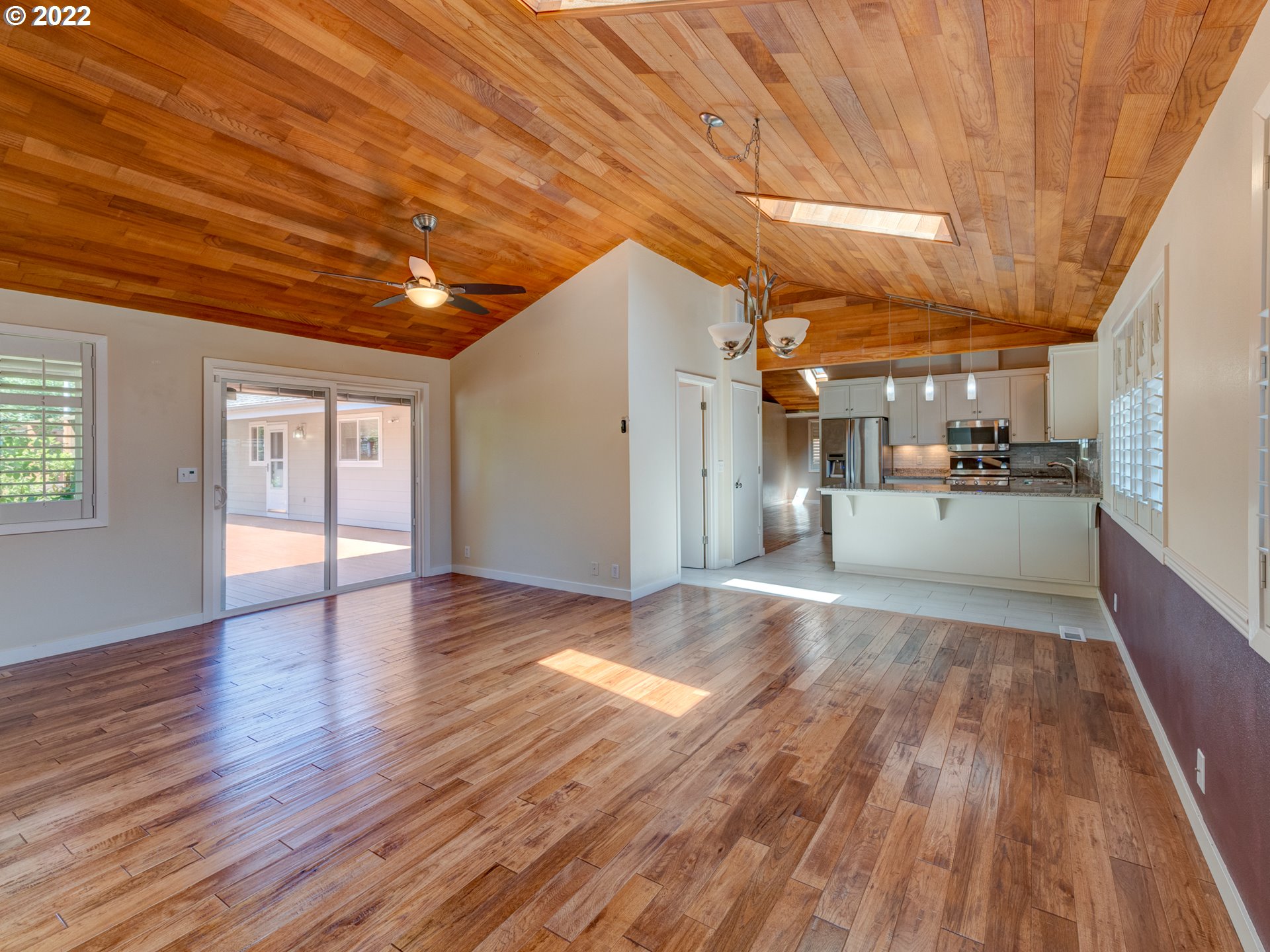 1275 Oakway Road Eugene, OR 97401 - Photo 5 of 26 Gallery Image 5