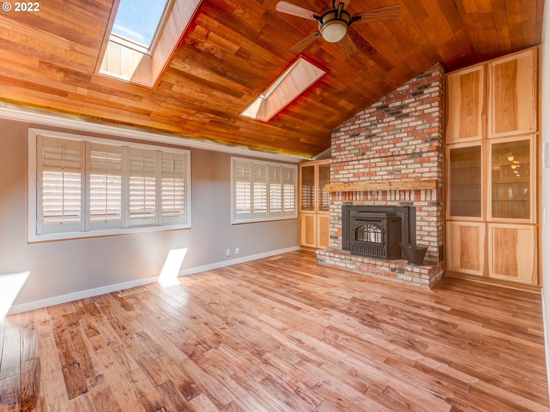 1275 Oakway Road Eugene, OR 97401 - Photo 9 of 26 Gallery Image 9