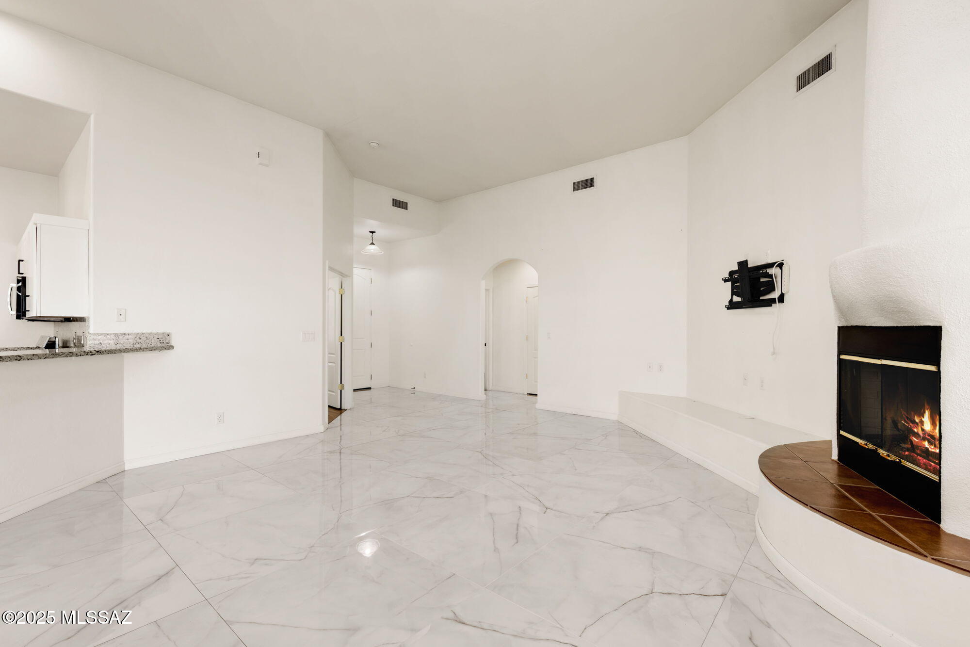 318 Circulo Bellagio Rio Rico, AZ 85648 - Photo 5 of 28