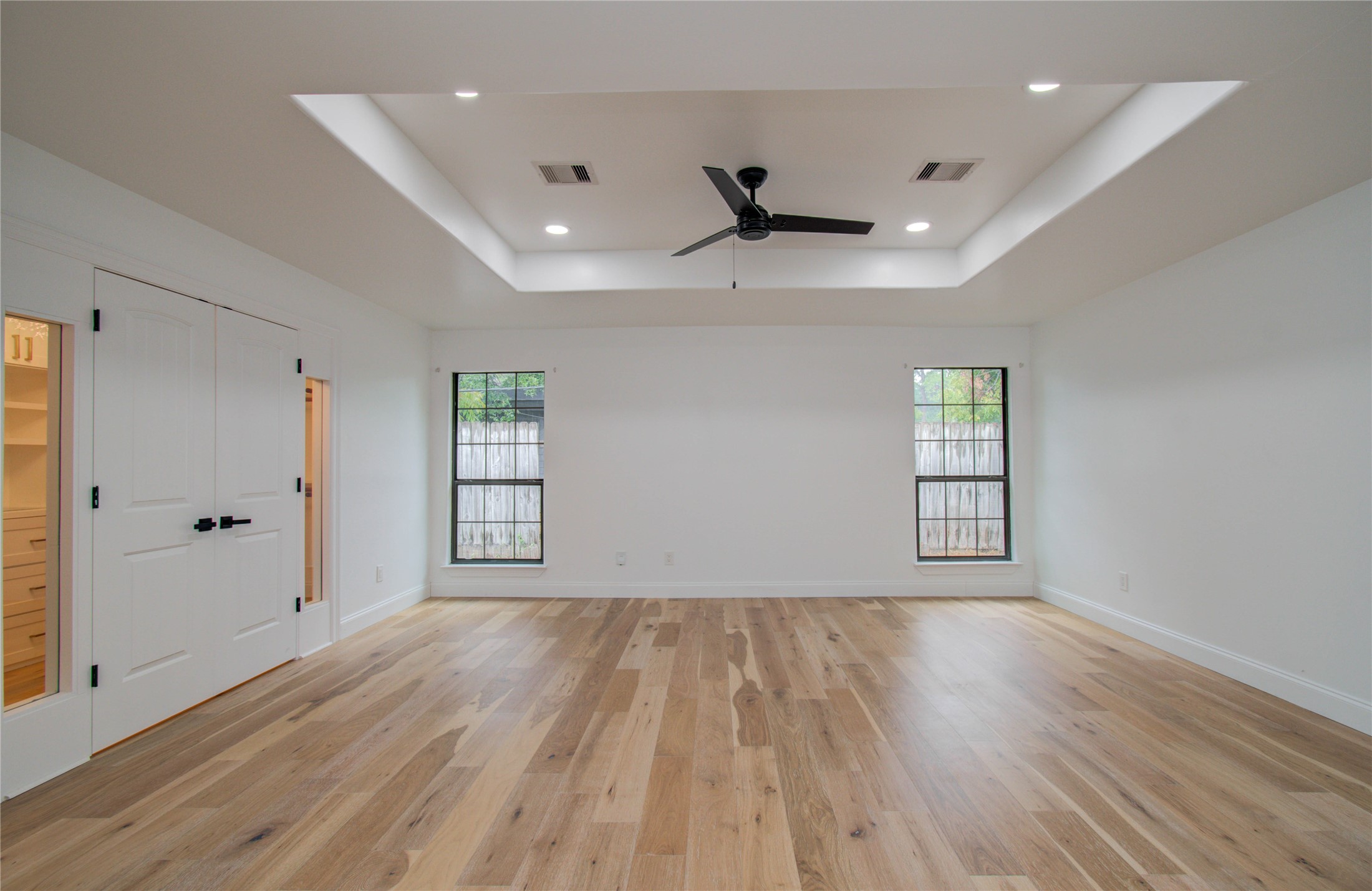 10300 Mayfield Road Houston, TX 77043 - Photo 23 of 32 a view of an empty room and window
