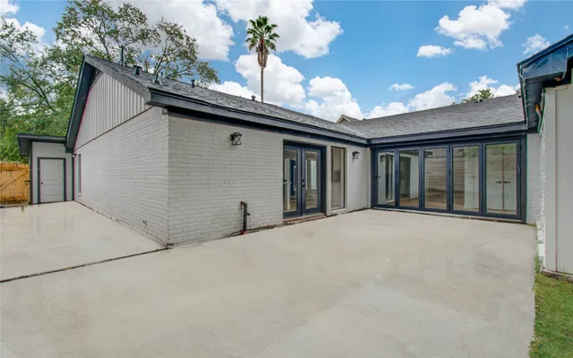 a view of an house with a outdoor space