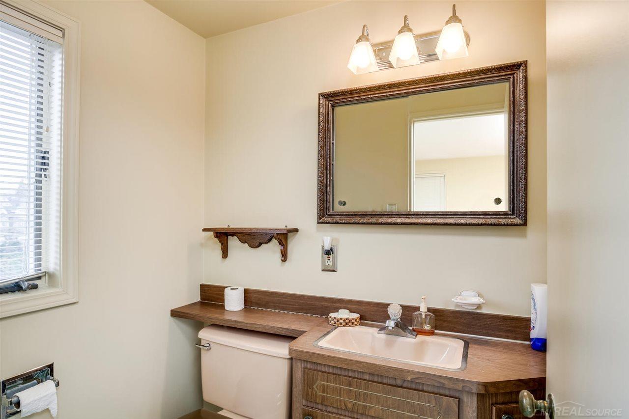 65 Shoreham Road Grosse Pointe Shores, MI 48236 - Photo 17 of 29 Gallery Image 17