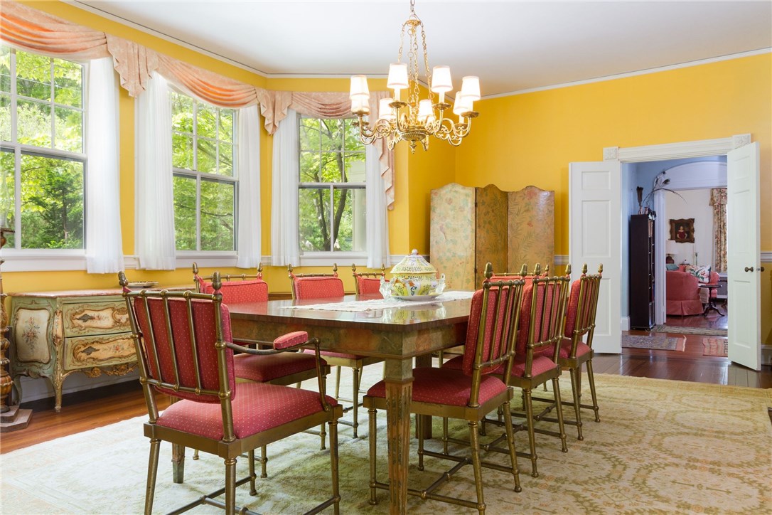 348 Ocean Road Narragansett, RI 02882 - Photo 12 of 40
