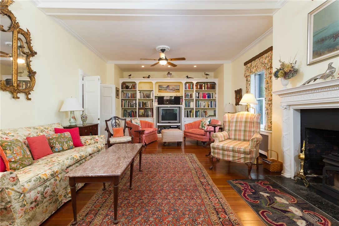 348 Ocean Road Narragansett, RI 02882 - Photo 14 of 40