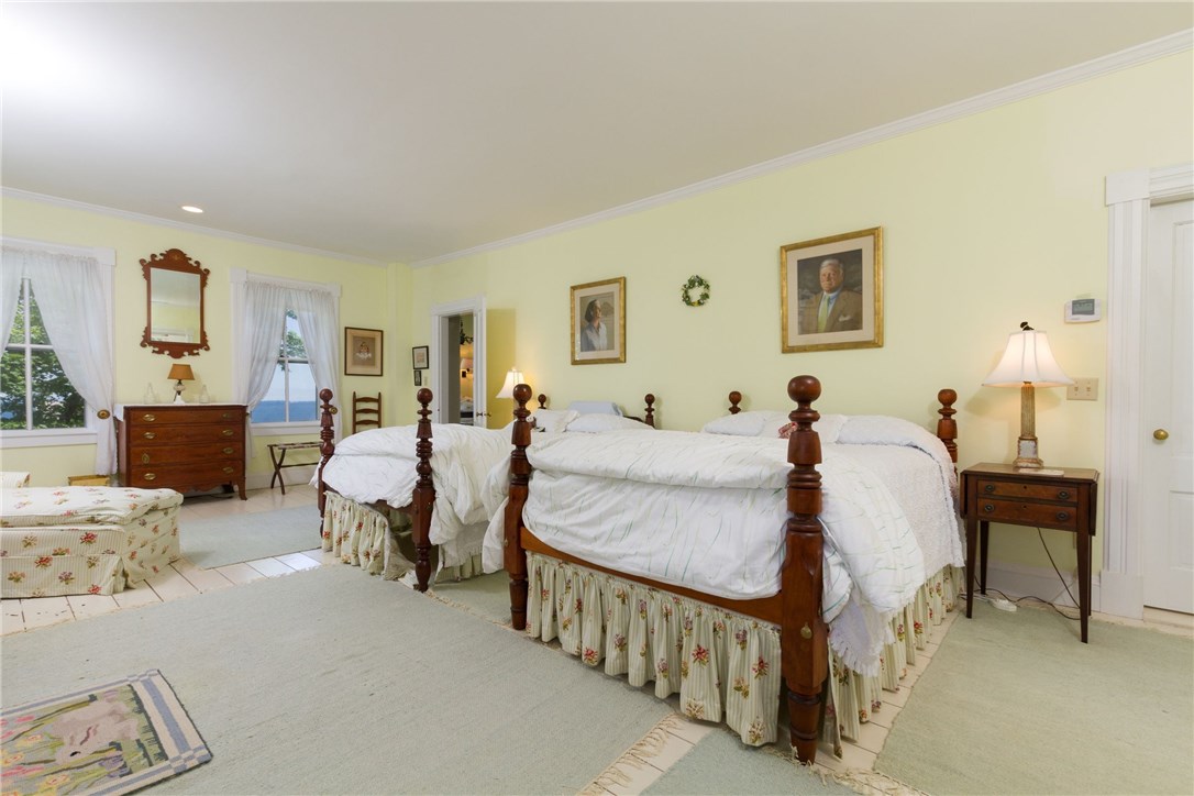 348 Ocean Road Narragansett, RI 02882 - Photo 16 of 40