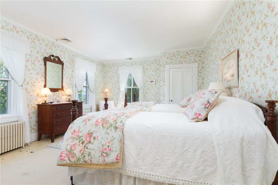 348 Ocean Road Narragansett, RI 02882 - Photo 25 of 40