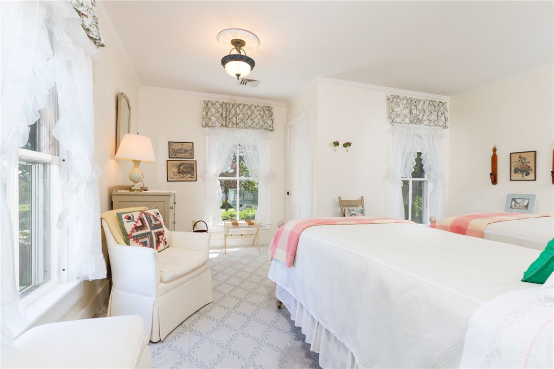 348 Ocean Road Narragansett, RI 02882 - Photo 27 of 40