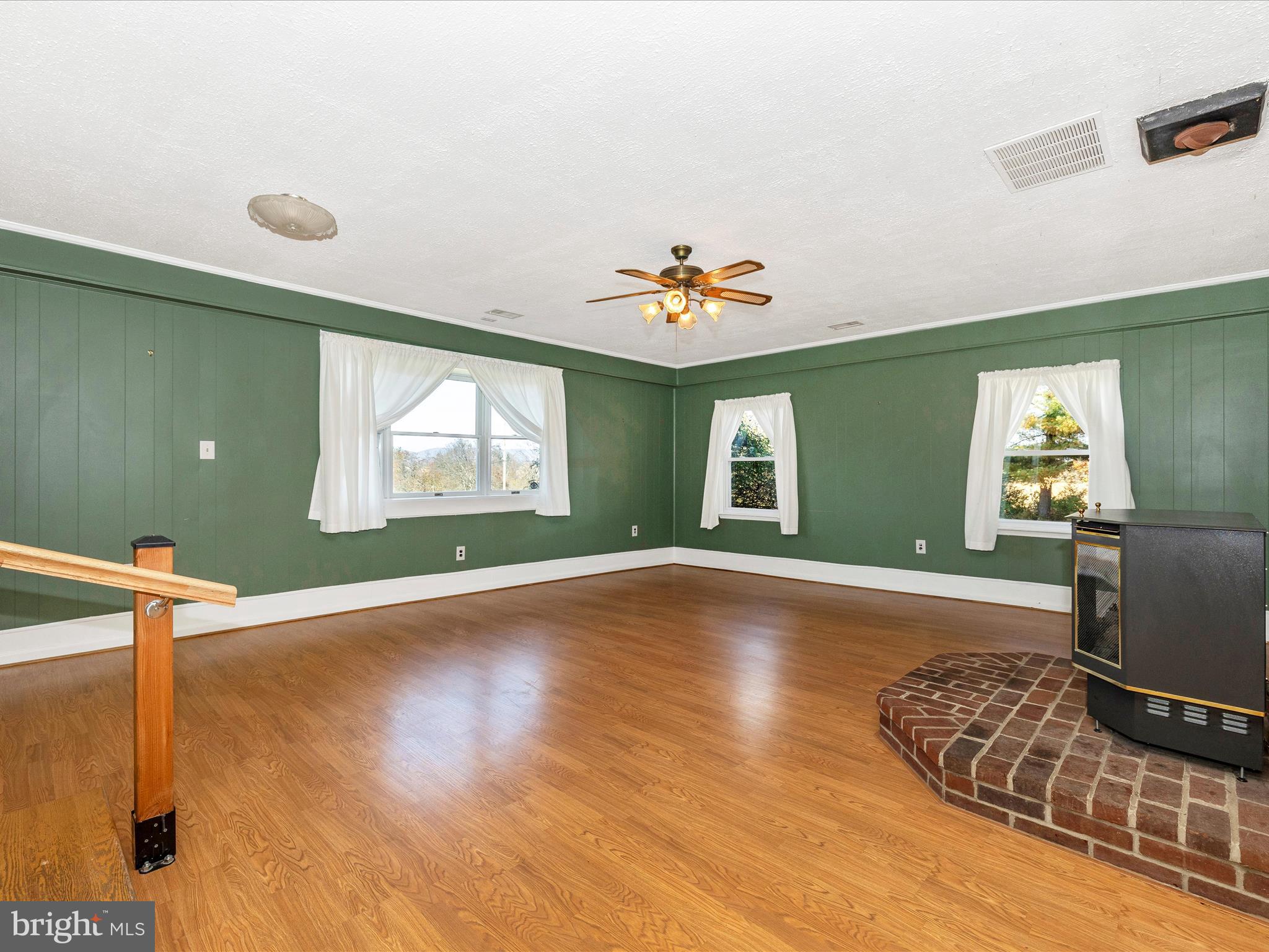11230 Bottomley Road Thurmont, MD 21788 - Photo 15 of 79 Family Room