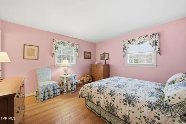 $299,900 | 698 Garden Lane, Bristol, VA 24201