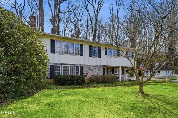 $299,900 | 698 Garden Lane, Bristol, VA 24201
