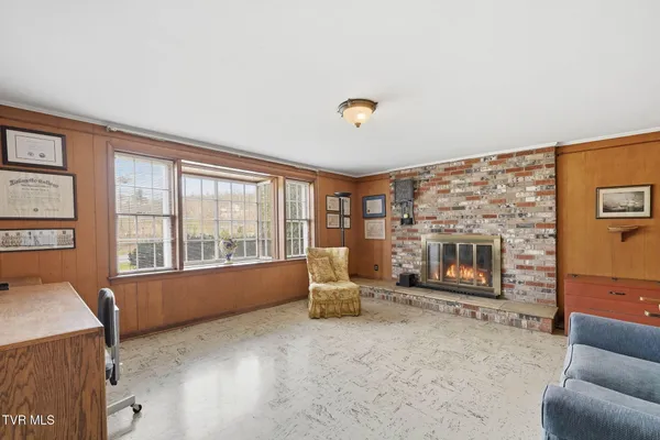 $299,900 | 698 Garden Lane, Bristol, VA 24201