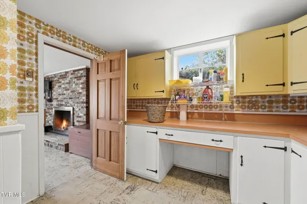 $299,900 | 698 Garden Lane, Bristol, VA 24201