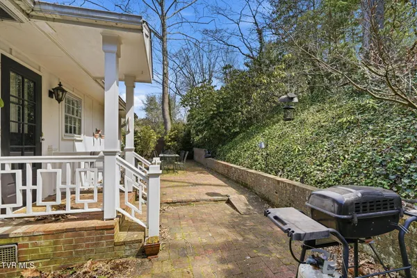 $299,900 | 698 Garden Lane, Bristol, VA 24201
