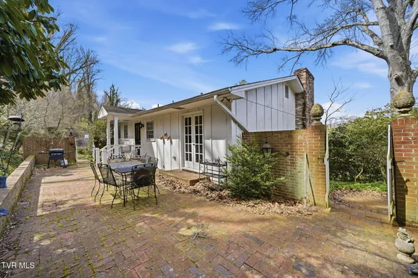 $299,900 | 698 Garden Lane, Bristol, VA 24201