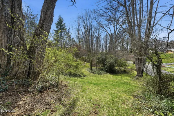 $299,900 | 698 Garden Lane, Bristol, VA 24201