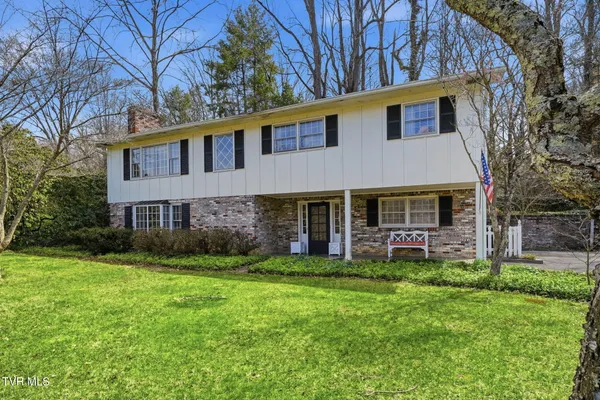 $299,900 | 698 Garden Lane, Bristol, VA 24201