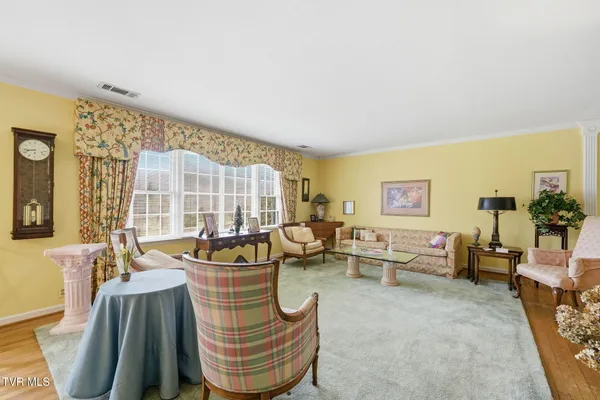 $299,900 | 698 Garden Lane, Bristol, VA 24201
