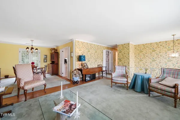 $299,900 | 698 Garden Lane, Bristol, VA 24201