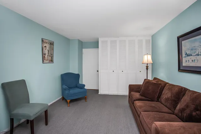 $399,900 | 4250 North Marine Drive, Unit 922, Chicago, IL 60613