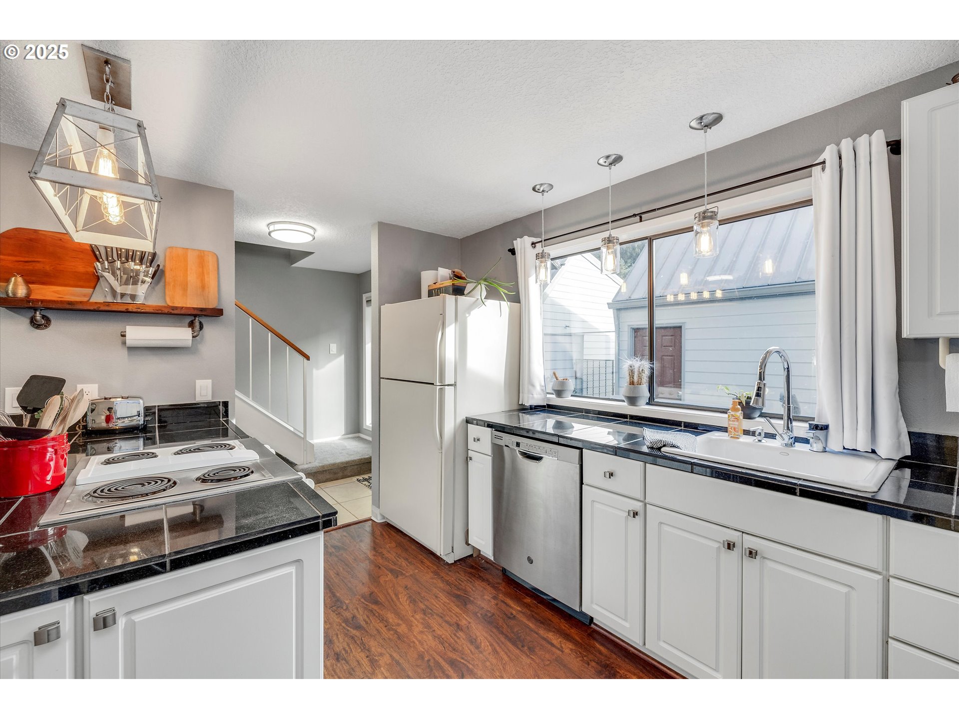 1200 Northeast Territorial Road, Unit 92 Canby, OR 97013 - Photo 10 of 33 Kitchen