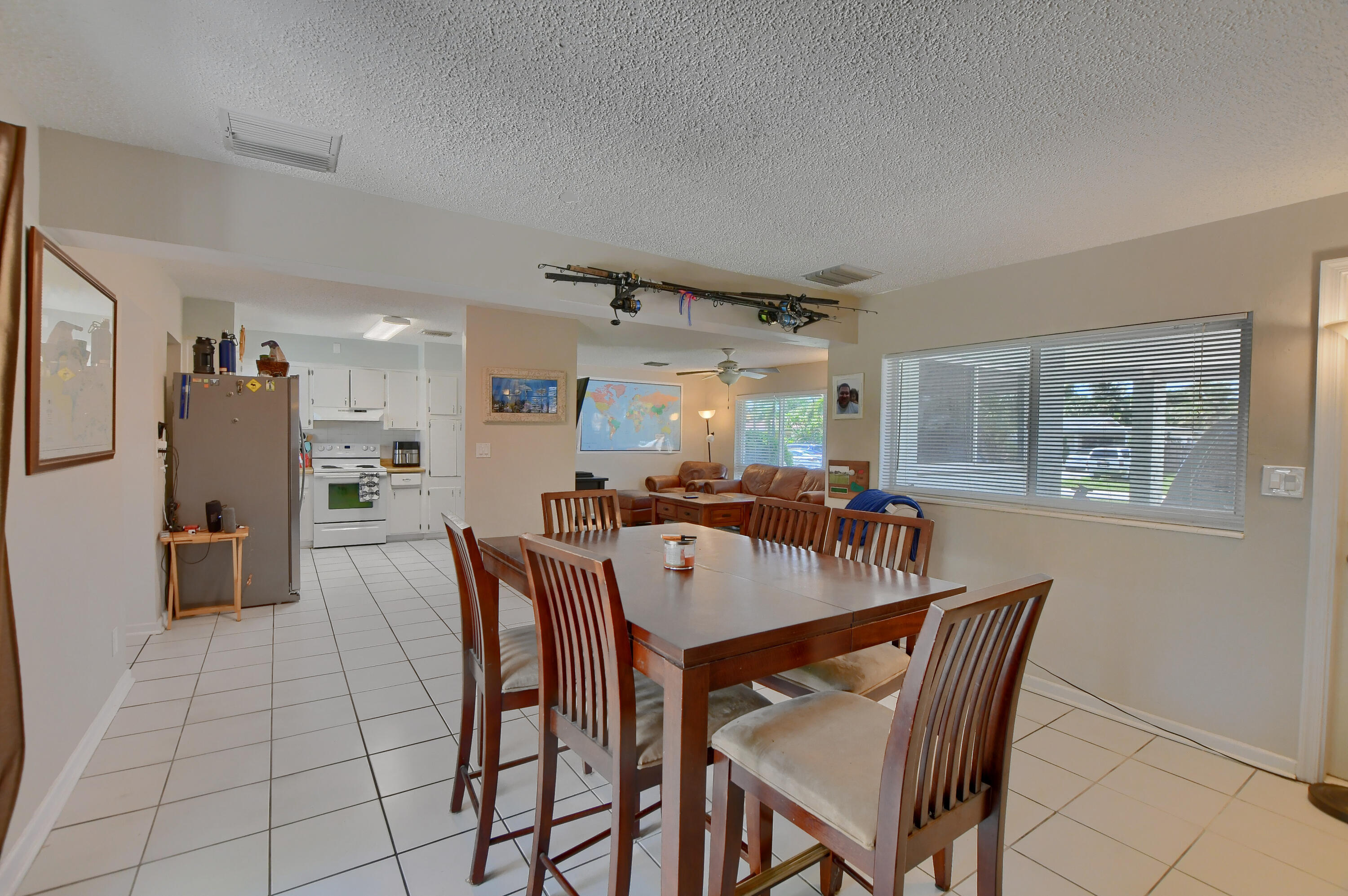 229 Northeast 26th Street Boca Raton, FL 33431 - Photo 12 of 37 23_ebf_0935-hdr(5)