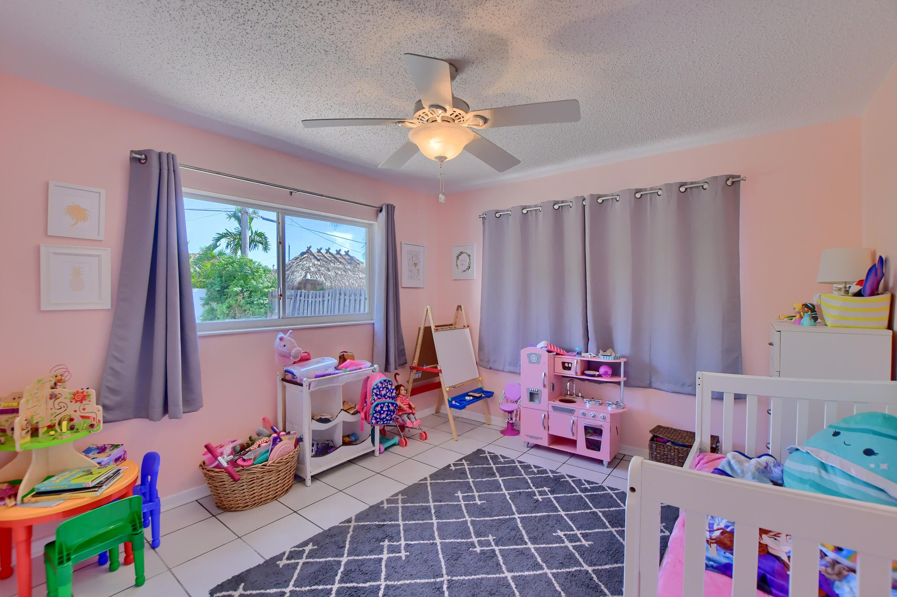 229 Northeast 26th Street Boca Raton, FL 33431 - Photo 16 of 37 27_ebf_0955-hdr(5)