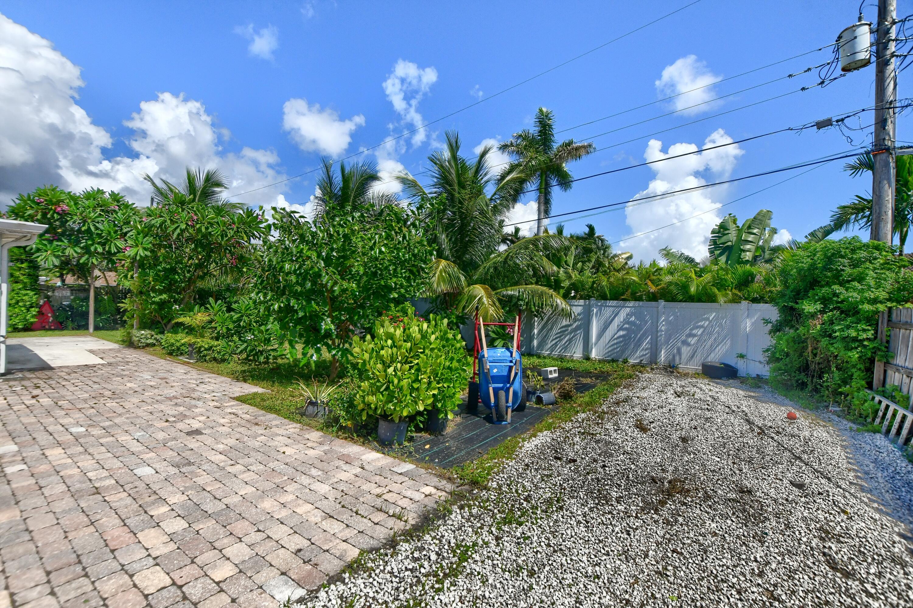 229 Northeast 26th Street Boca Raton, FL 33431 - Photo 26 of 37 37_ebf_0990-hdr(5)