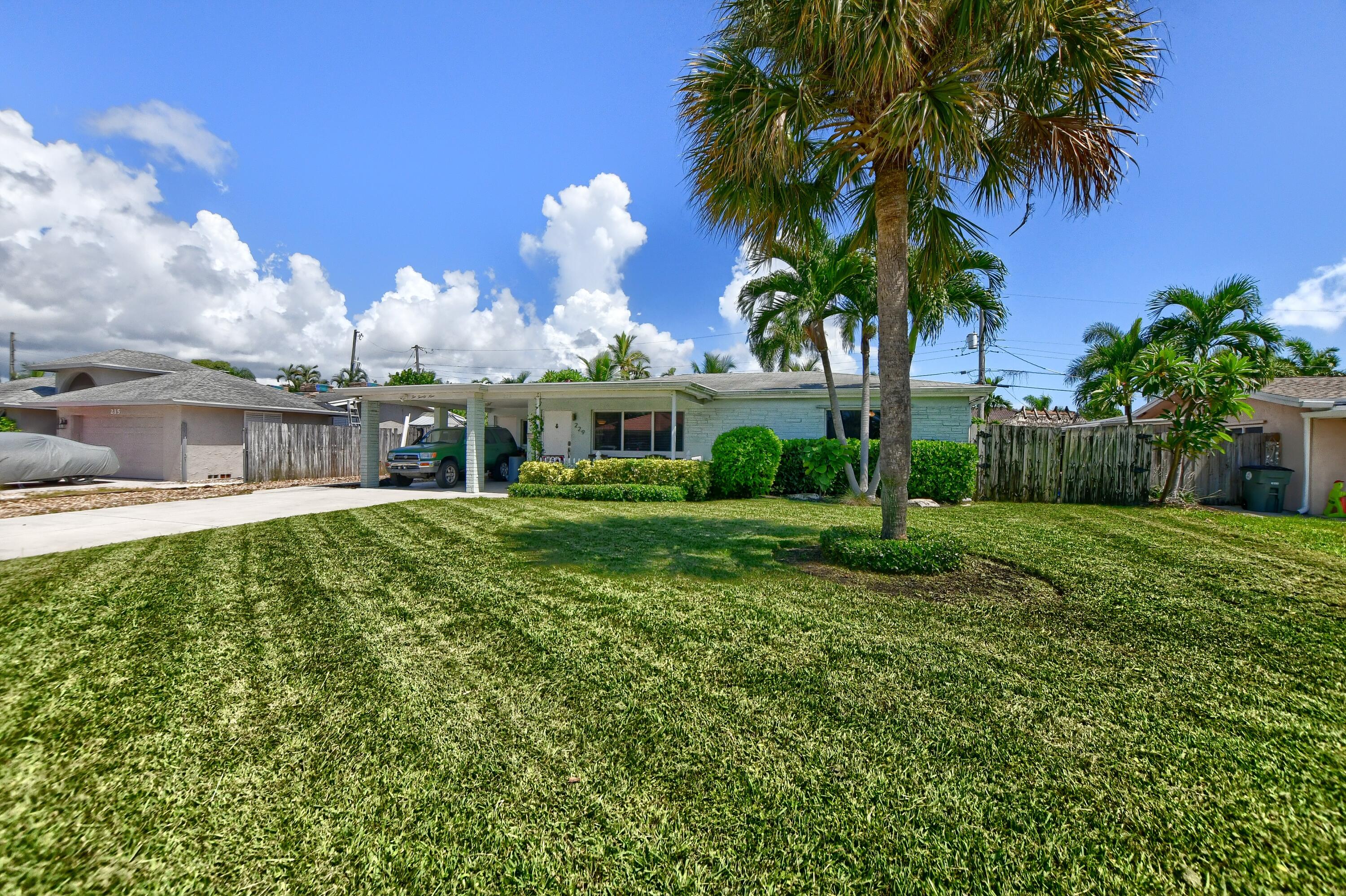 229 Northeast 26th Street Boca Raton, FL 33431 - Photo 5 of 37 16_ebf_1025-hdr(5)