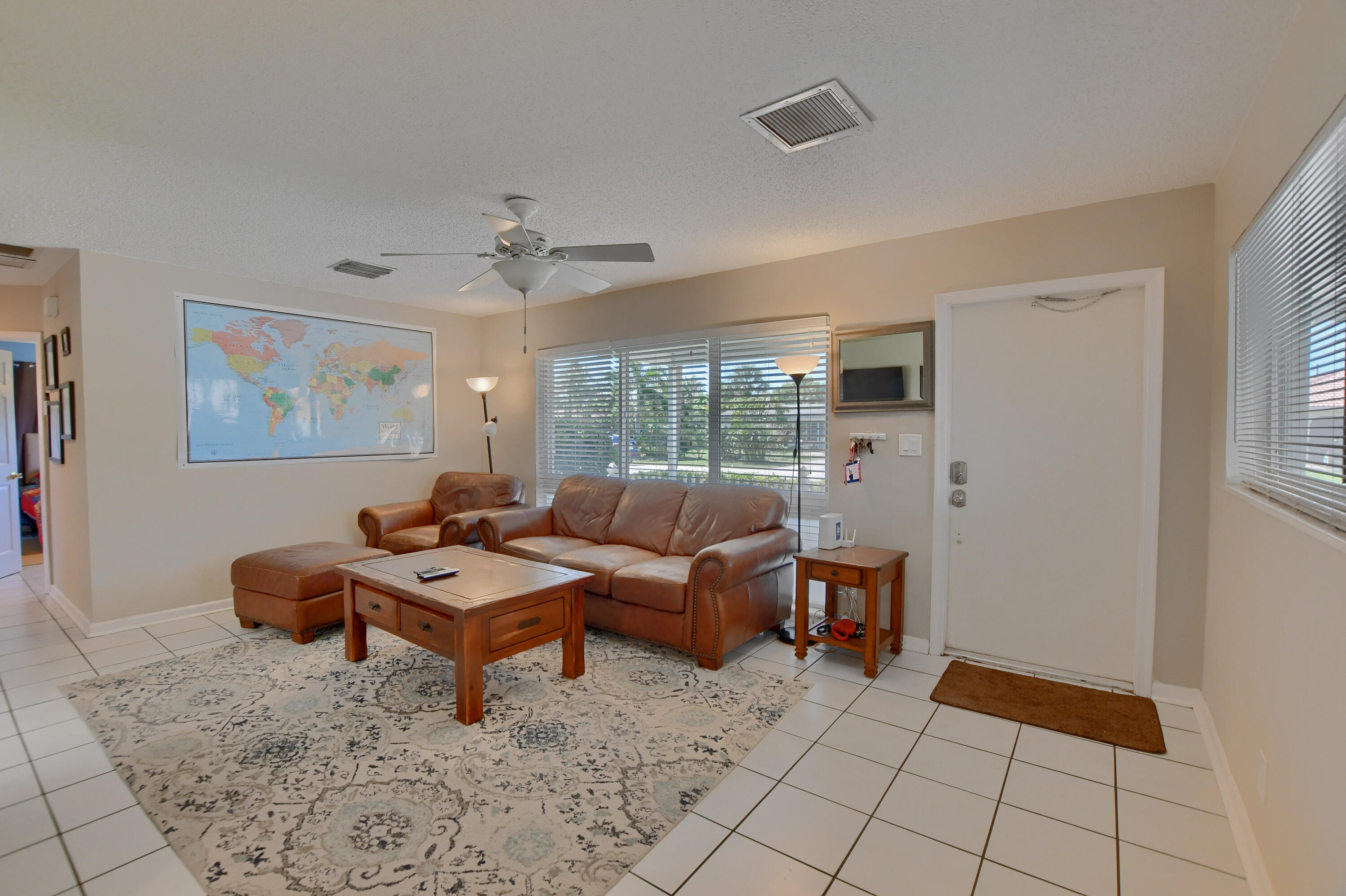229 Northeast 26th Street Boca Raton, FL 33431 - Photo 7 of 37 18_ebf_0910-hdr(5)