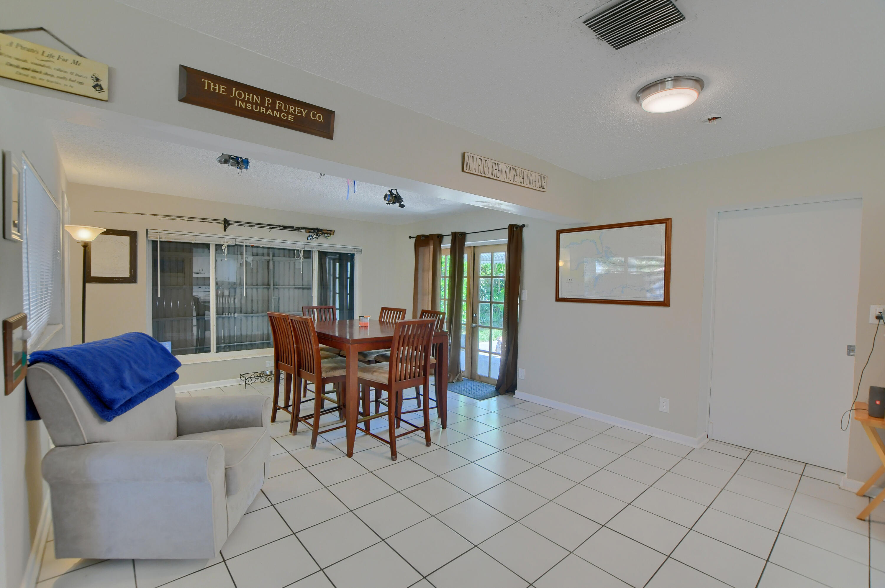 229 Northeast 26th Street Boca Raton, FL 33431 - Photo 10 of 37 21_ebf_0925-hdr(5)
