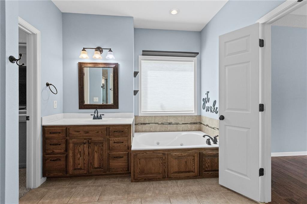 564 Northwest 41st Road Warrensburg, MO 64093 - Photo 30 of 52 Gallery Image 30