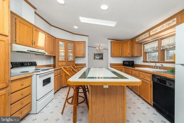 $330,000 | 31434 Oak Street, Ocean View, DE 19970