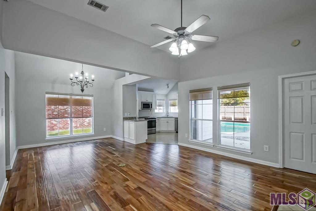 16325 Somersby Avenue Baton Rouge, LA 70817 - Photo 6 of 37