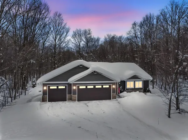 $499,900 | 3364 Inland Oaks Drive, Interlochen, MI 49643