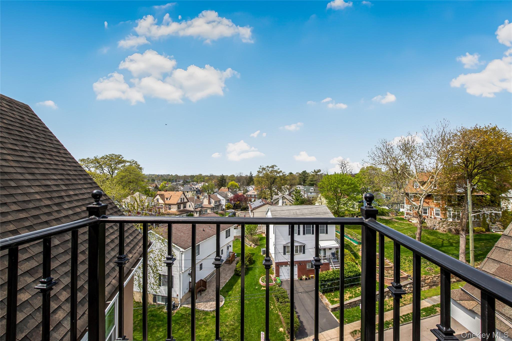80 Old Boston Post Road, Unit 2 New Rochelle, NY 10801 - Photo 18 of 28 Top floor balcony facing Northwest